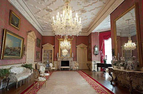 Macclesfield stately home, A1440
