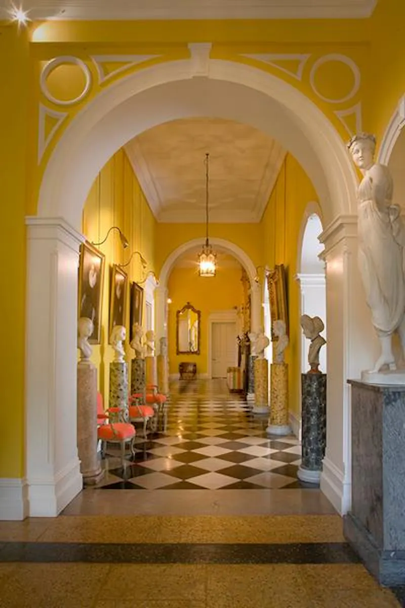 Corridor at Macclesfield stately home, A1440 (photo 11)