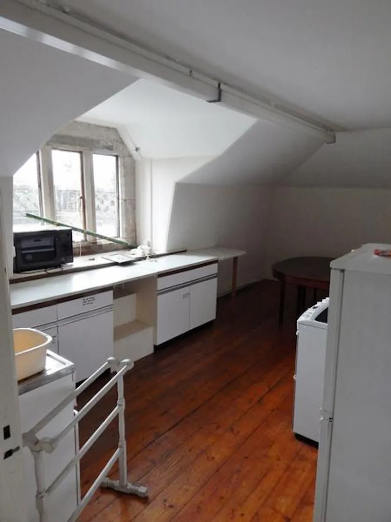 Kitchen at Macclesfield stately home, A1440 (photo 18)