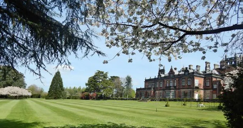 Macclesfield stately home, A1440 (photo 26)