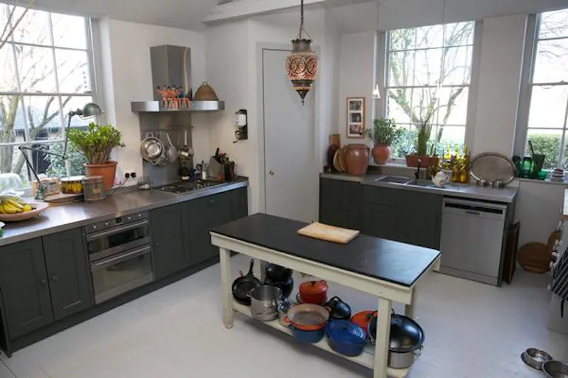 Kitchen at Stylish Ham Common house, F1151 (photo 15)