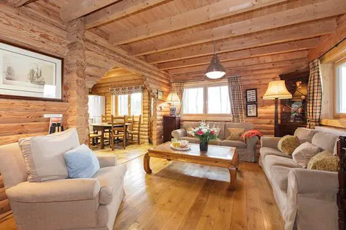 Kemble lakeside cabin, Q124