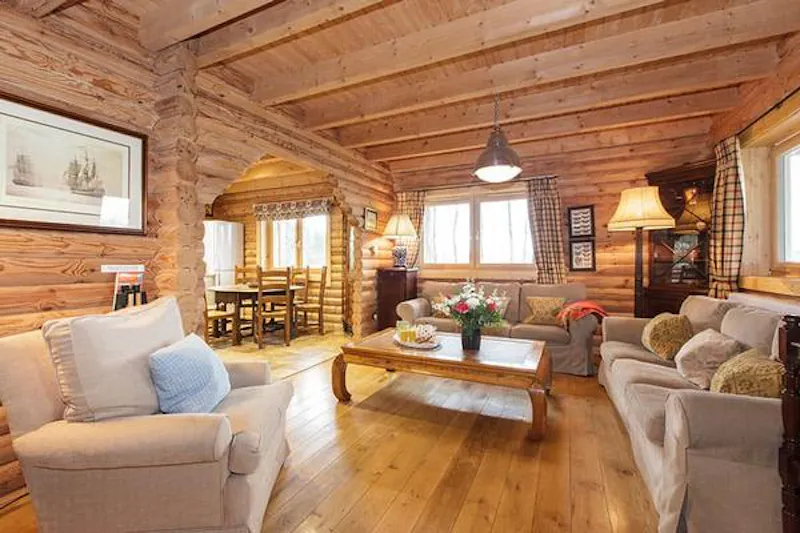 Living Room at Kemble lakeside cabin, Q124 (photo 2)