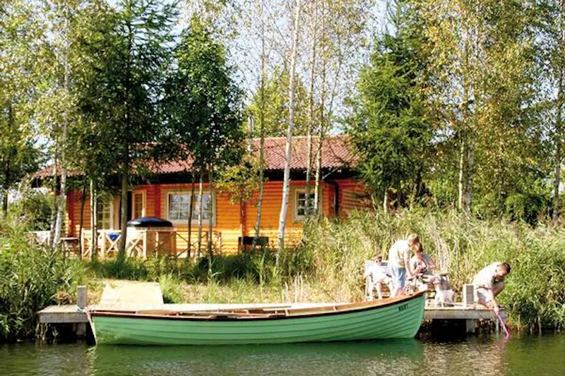Lake at Kemble lakeside cabin, Q124 (photo 12)