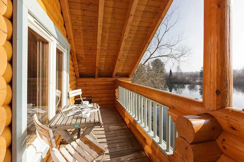 Kemble lakeside cabin, Q124 (photo 19)