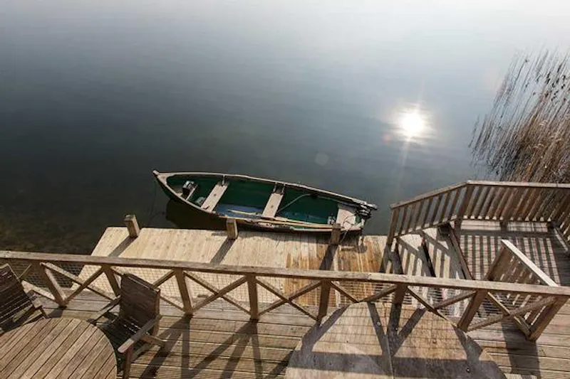 Lake at Kemble lakeside cabin, Q124 (photo 24)