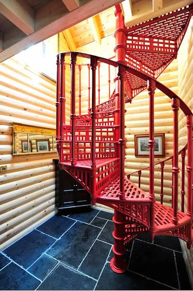 Staircase at Kemble lakeside cabin, Q124 (photo 33)