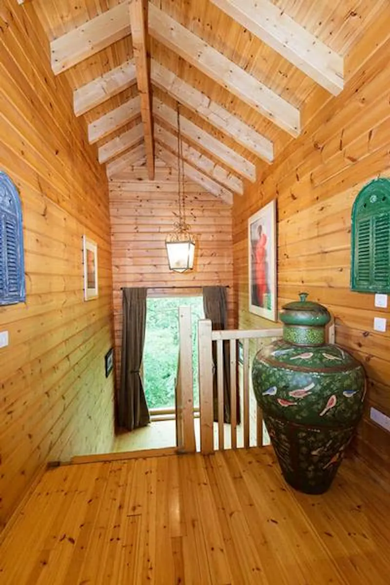 Kemble lakeside cabin, Q124 (photo 49)