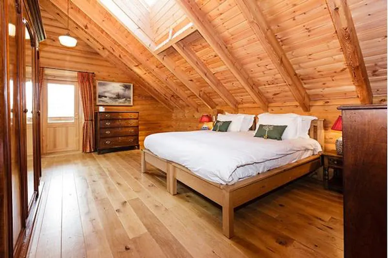 Kemble lakeside cabin, Q124 (photo 69)