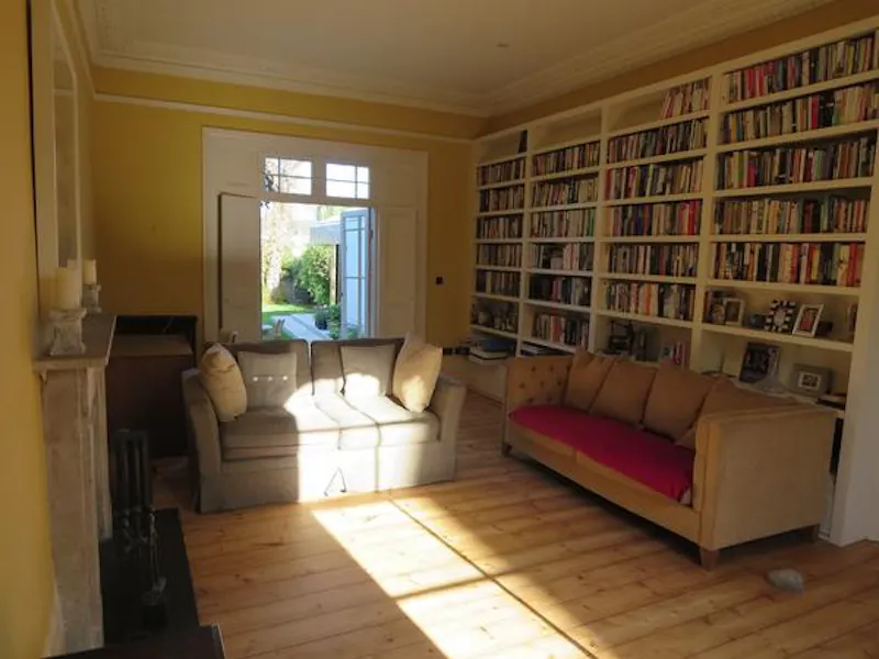 Library at Colourful Peckham family home, D2324 (photo 11)
