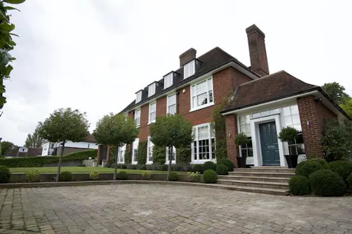 Tunbridge Wells house with pool, A1442