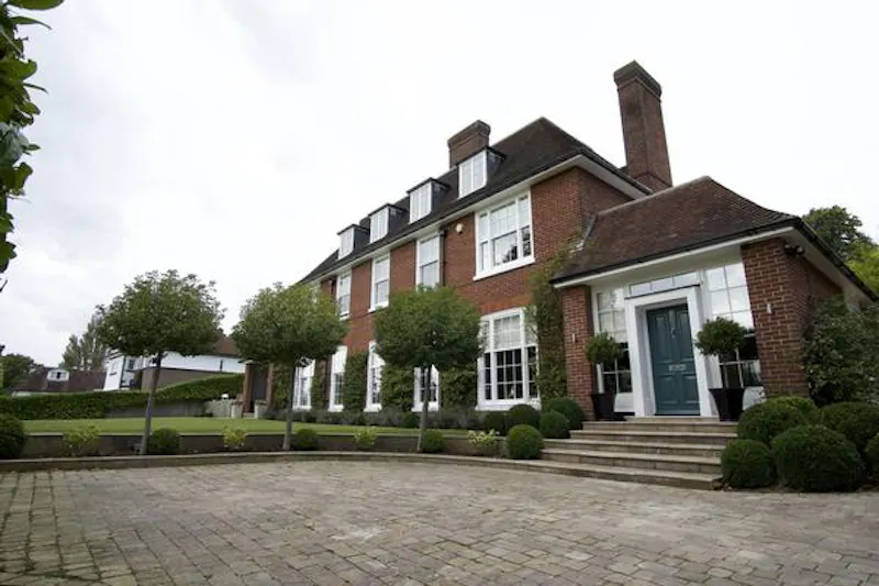 Tunbridge Wells house with pool, A1442 (photo 1)