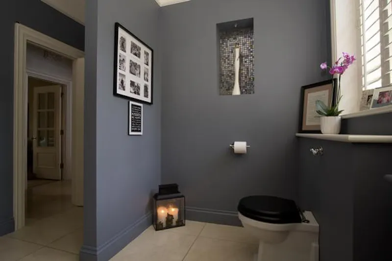 Bathroom at Tunbridge Wells house with pool, A1442 (photo 27)