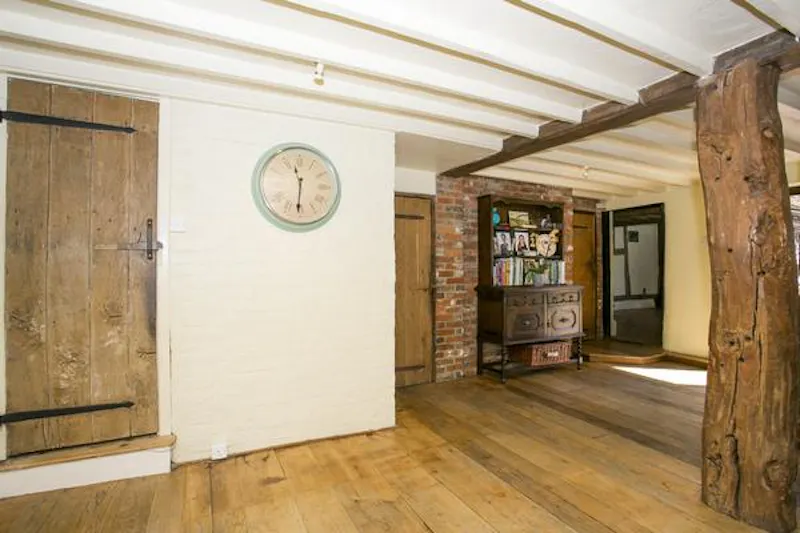 Kentish 17th Century timbered hall, M310 (photo 4)