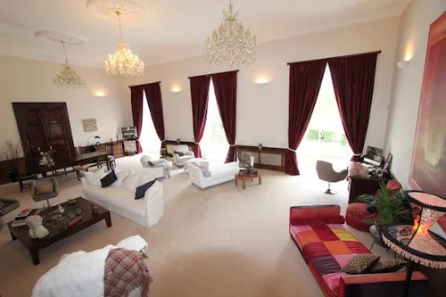Apartment in Bayford mansion, A1443