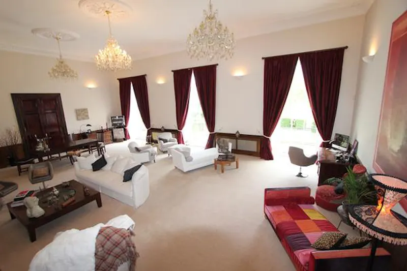 Living Room at Apartment in Bayford mansion, A1443 (photo 2)