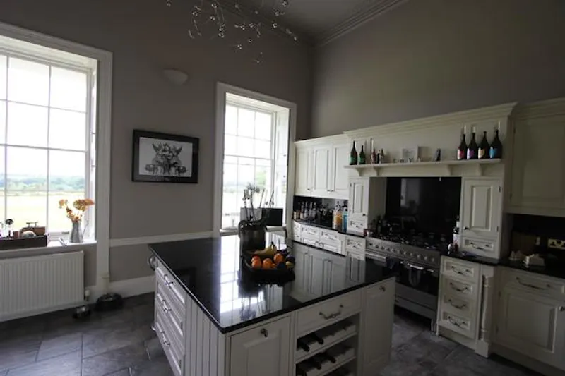 Kitchen at Apartment in Bayford mansion, A1443 (photo 7)