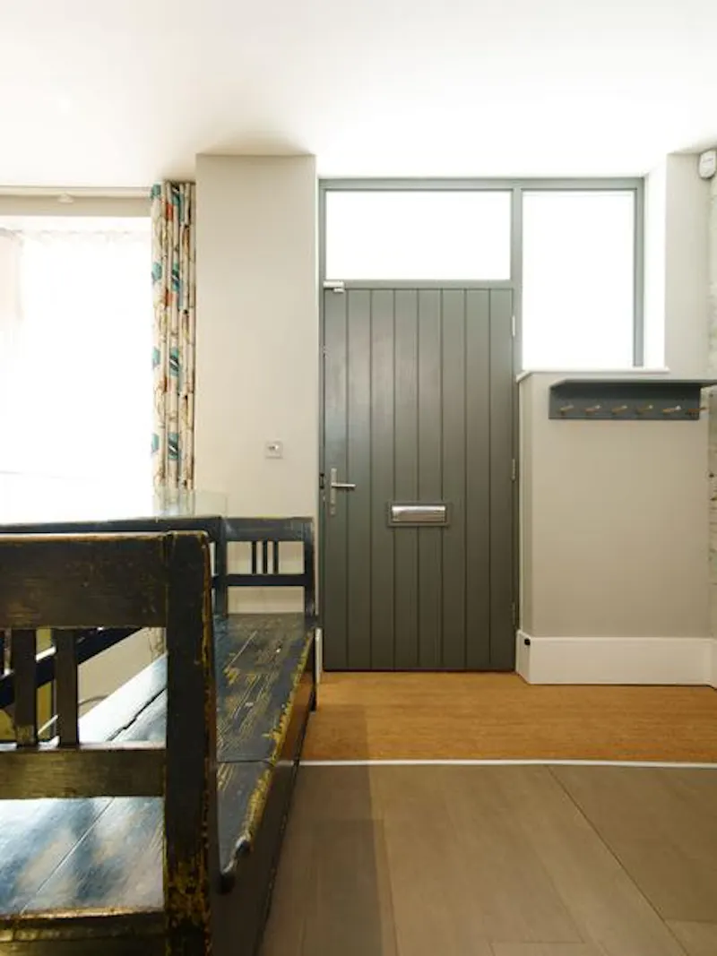 Cool Clapham mezzanine house, D2326 (photo 2)