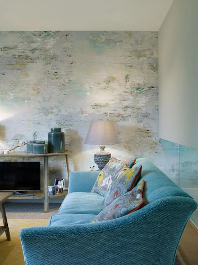 Wallpaper at Cool Clapham mezzanine house, D2326 (photo 4)