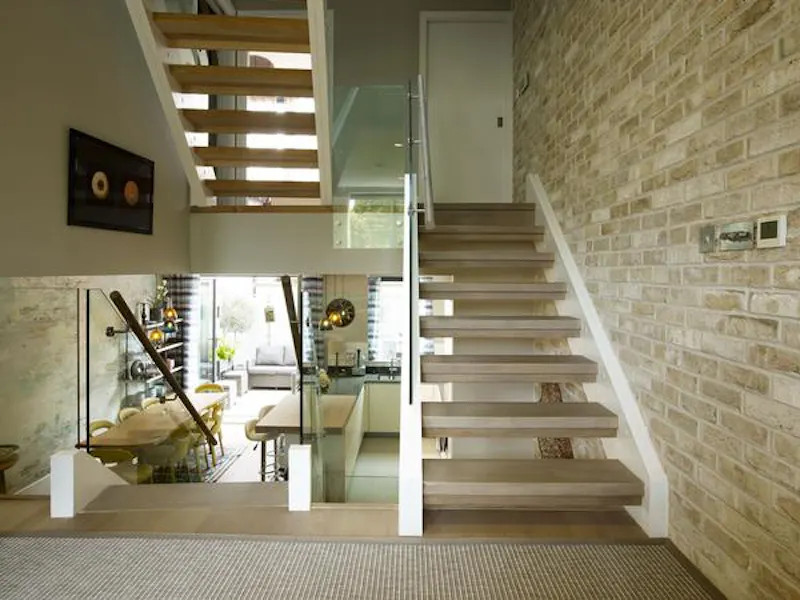 Staircase at Cool Clapham mezzanine house, D2326 (photo 6)
