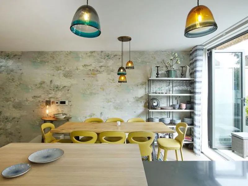 Dining room at Cool Clapham mezzanine house, D2326 (photo 8)