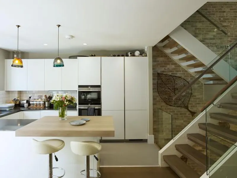 Kitchen at Cool Clapham mezzanine house, D2326 (photo 7)