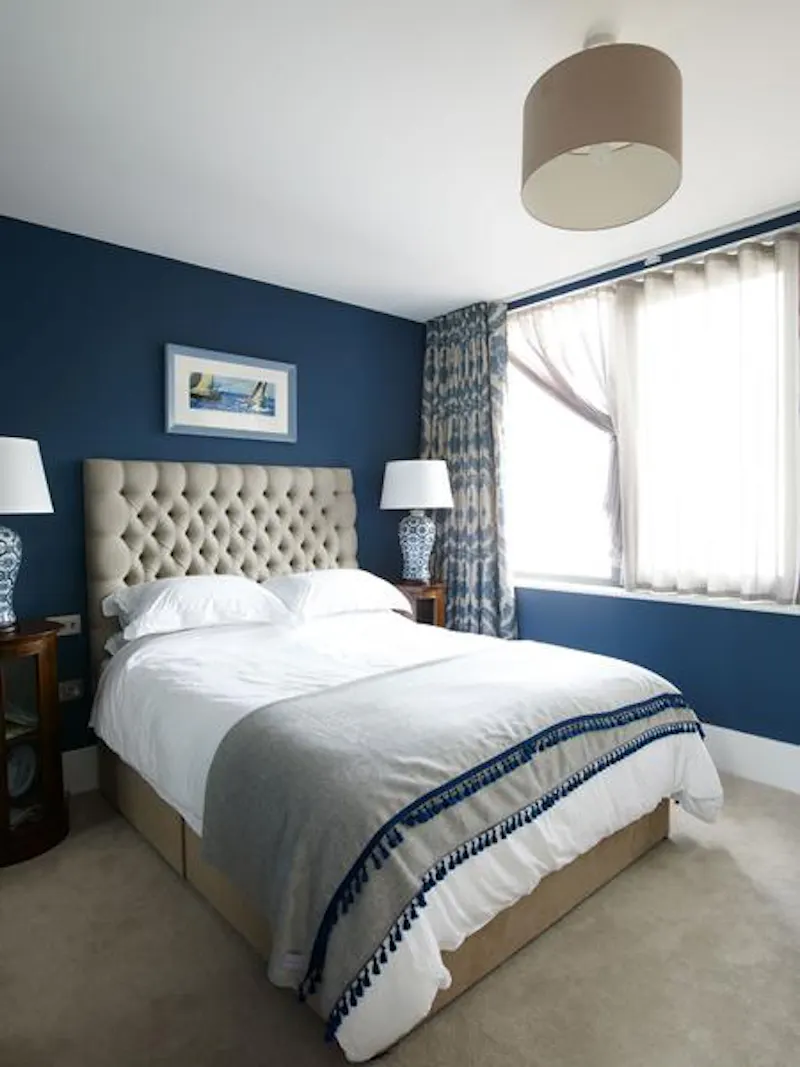 Bedroom at Cool Clapham mezzanine house, D2326 (photo 15)
