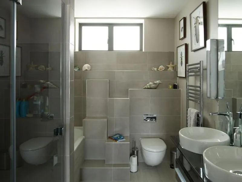 Bathroom at Cool Clapham mezzanine house, D2326 (photo 21)