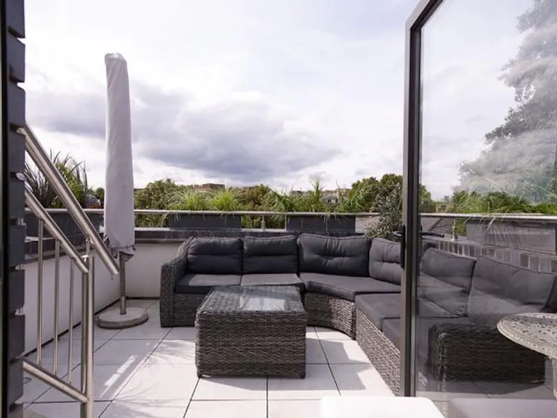 Terrace/Patio at Cool Clapham mezzanine house, D2326 (photo 22)