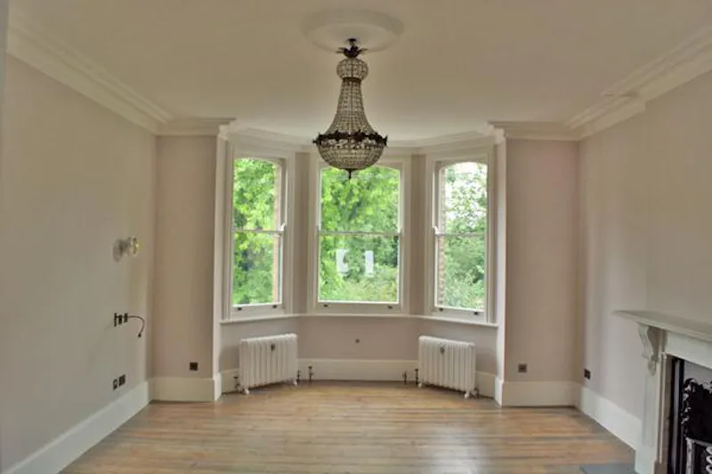 Living Room at Brockley Victorian house, B1783 (photo 5)