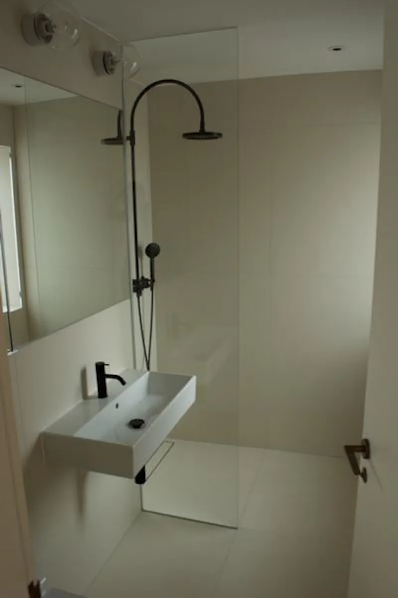 Wetroom at Brockley Victorian house, B1783 (photo 20)