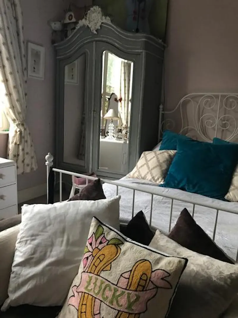 Bedroom at Acton family house, B1784 (photo 19)