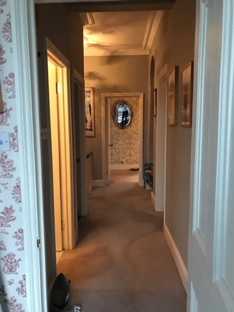 Entrance hall at Acton family house, B1784 (photo 23)