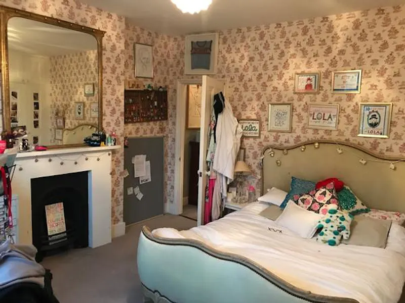 Bedroom at Acton family house, B1784 (photo 36)
