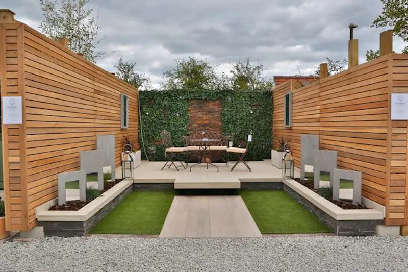 Garden at 13 show gardens in Tonbridge, Q126 (photo 1)