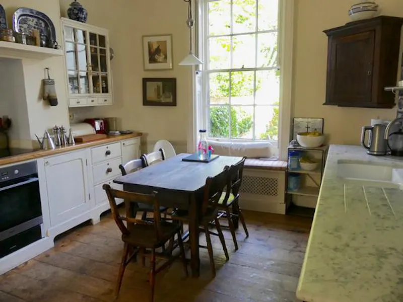 Kitchen at Elegant Camberwell townhouse, A1445 (photo 3)