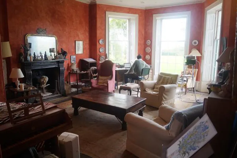 Faded Devon country house, A1446 (photo 4)