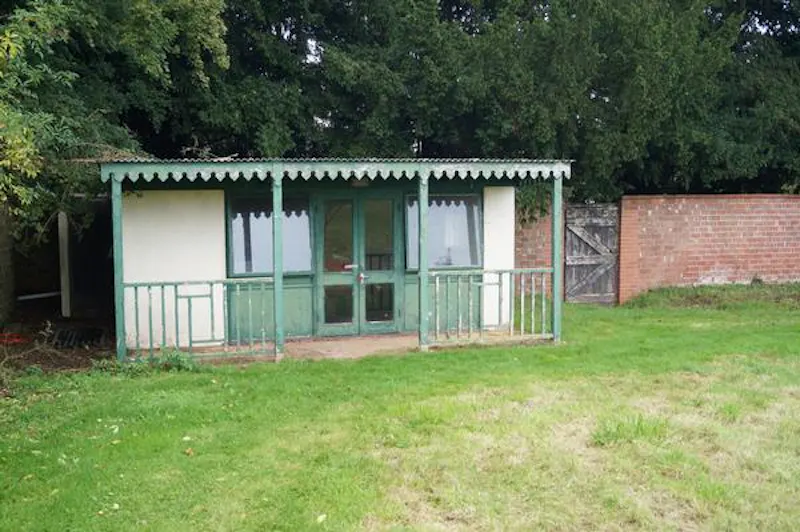 Summer house at Faded Devon country house, A1446 (photo 26)