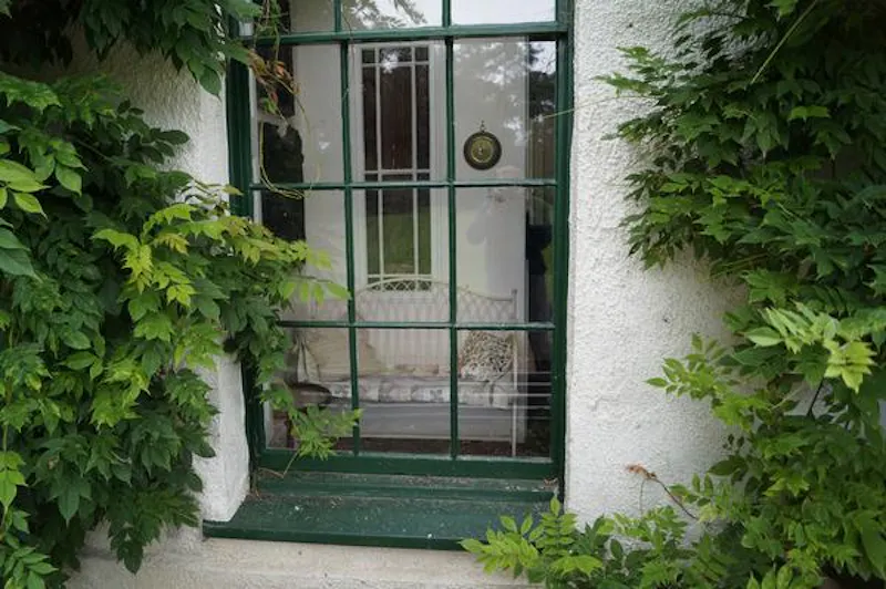Faded Devon country house, A1446 (photo 27)