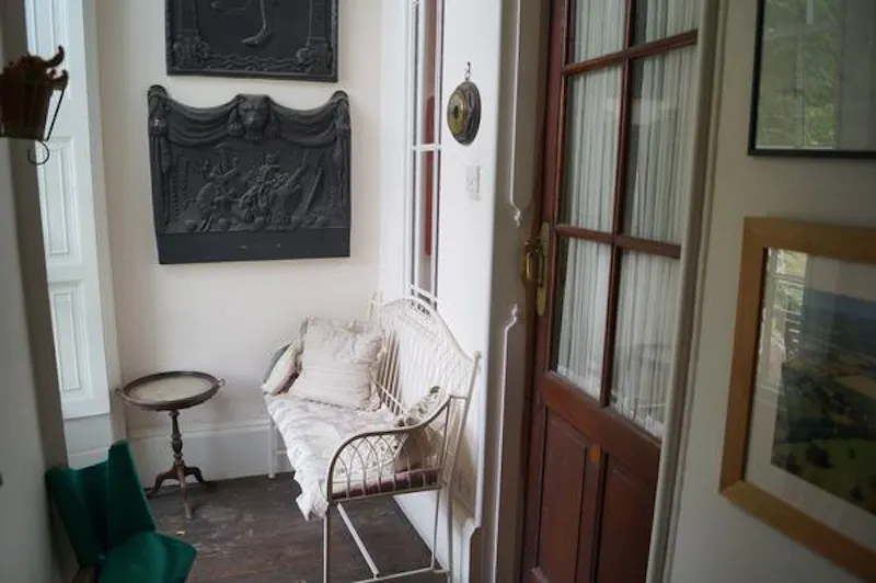 Faded Devon country house, A1446 (photo 28)