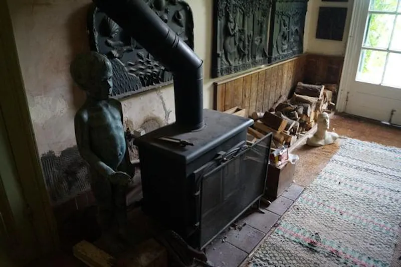 Faded Devon country house, A1446 (photo 30)