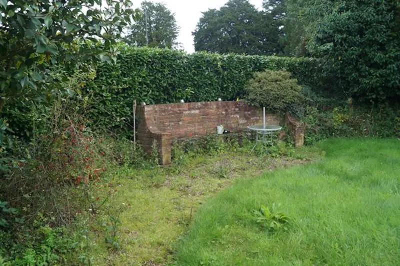 Faded Devon country house, A1446 (photo 49)