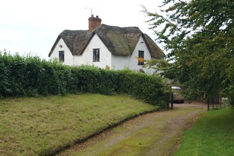 Faded Devon country house, A1446 (photo 54)