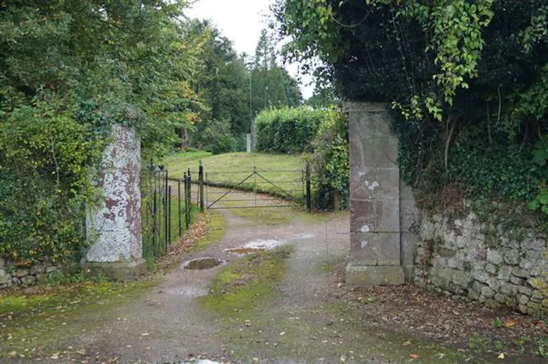 Faded Devon country house, A1446 (photo 55)