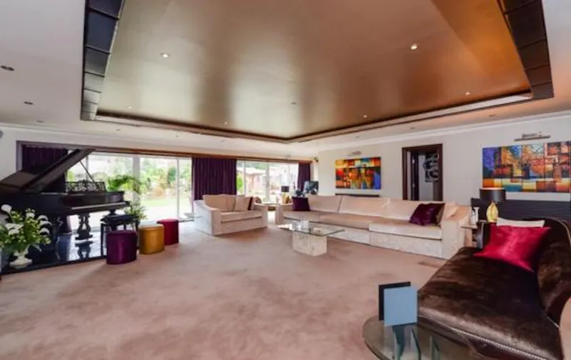 Living Room at South Woodford pool house, E444 (photo 3)