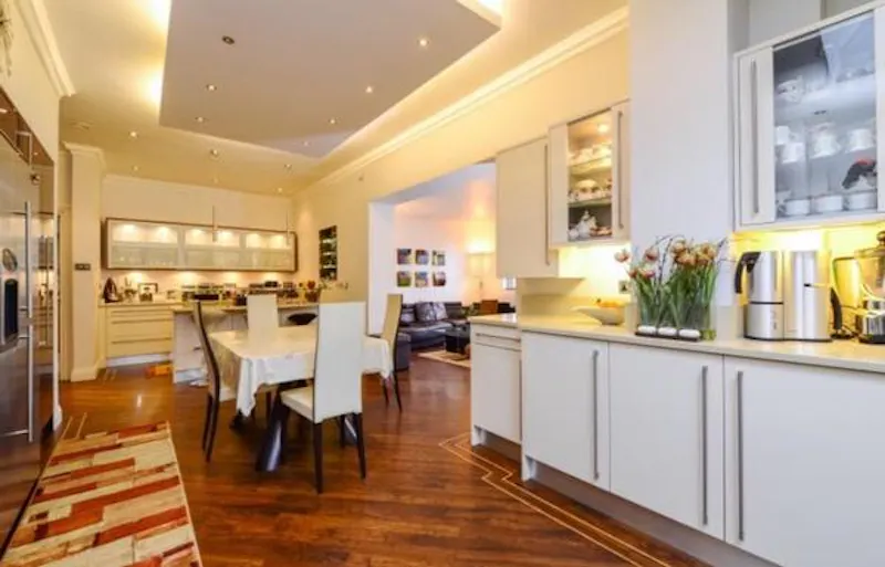 Kitchen at South Woodford pool house, E444 (photo 4)