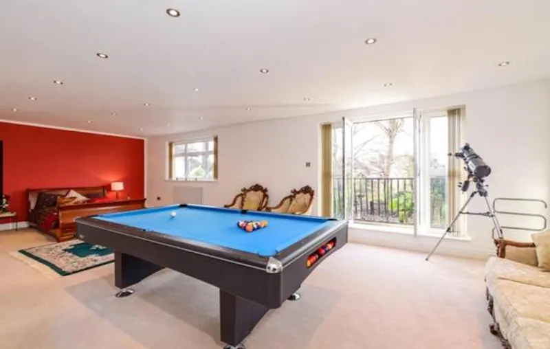 Games room at South Woodford pool house, E444 (photo 6)