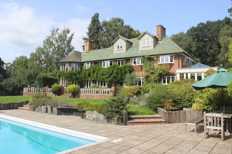 Swimming pool - outdoor at Cookham home with woodland , E445 (photo 1)