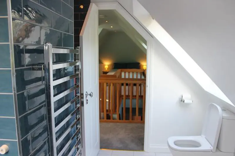 Cookham home with woodland , E445 (photo 24)