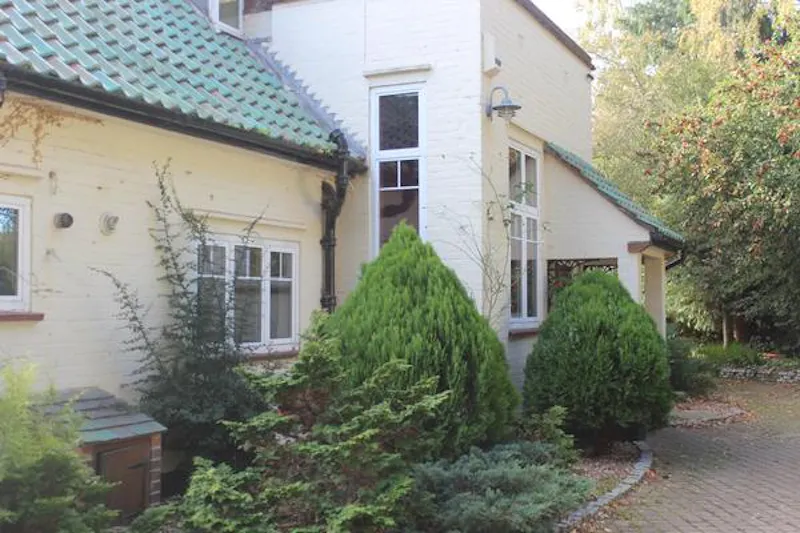 Cookham home with woodland , E445 (photo 29)